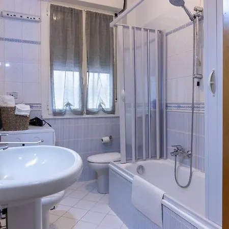 A Due Passi Dal Castello דירה