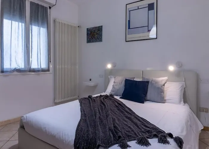 A Due Passi Dal Castello * Φεράρα